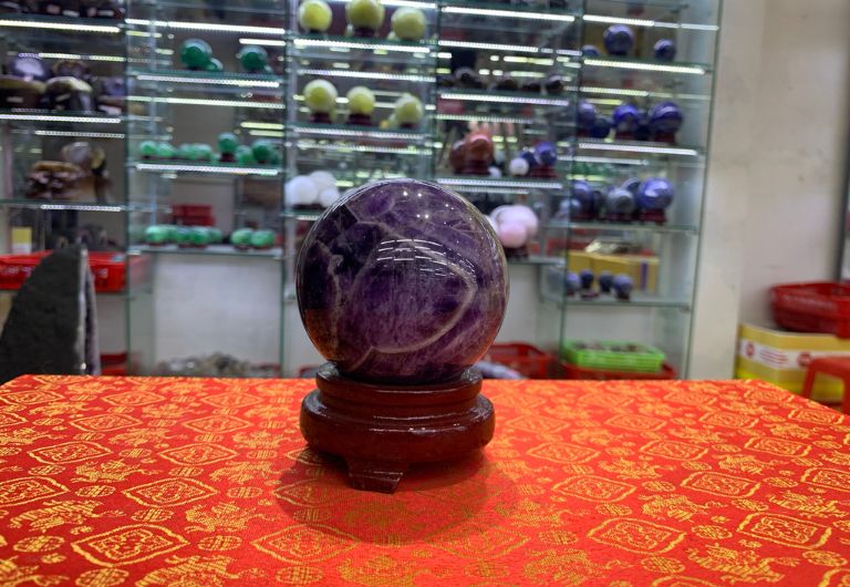Một điểm cộng nữa của cửa hàng đá quý LabitStone đó chính là các nhân viên tư vấn vô cùng tận tâm.