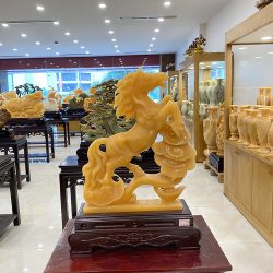 tượng thiên lý mã ngọc hoàng long