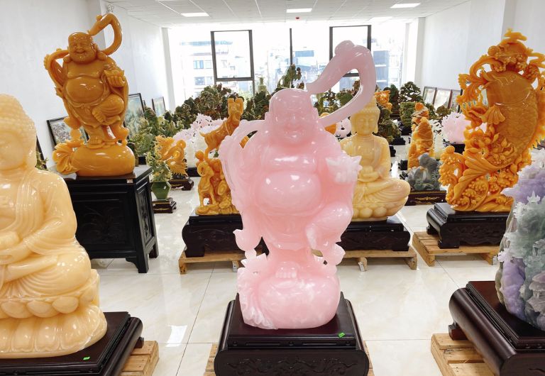 Một cung vị không nên bỏ quan khi đặt tượng Phật Di Lặc trong phòng khách là theo cung Sinh Khí.