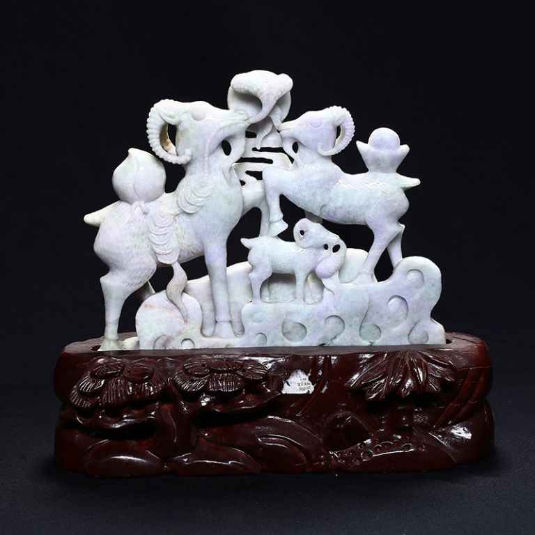 Bạch Dương hữu phúc là bức tượng độc đáo được nhiều chủ nhà bày trí trong gia trang của mình.