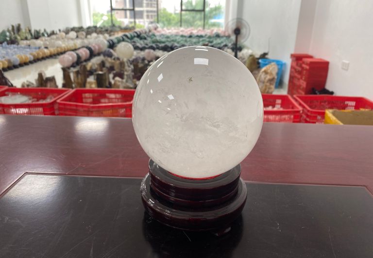 Thực tế cho thấy trên thị trường hiện đang có rất nhiều chủng loại đá Thạch Anh trắng.