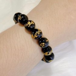Nhiều người không khỏi thắc mắc rằng tuổi Thìn nên đeo vòng tay đá màu gì sẽ hợp nhất.