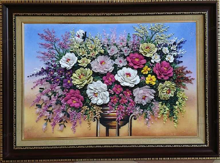 Tranh đá quý bình hoa hay còn gọi tranh tĩnh vật được nhiều người lựa chọn treo trong phòng bếp, bàn ăn