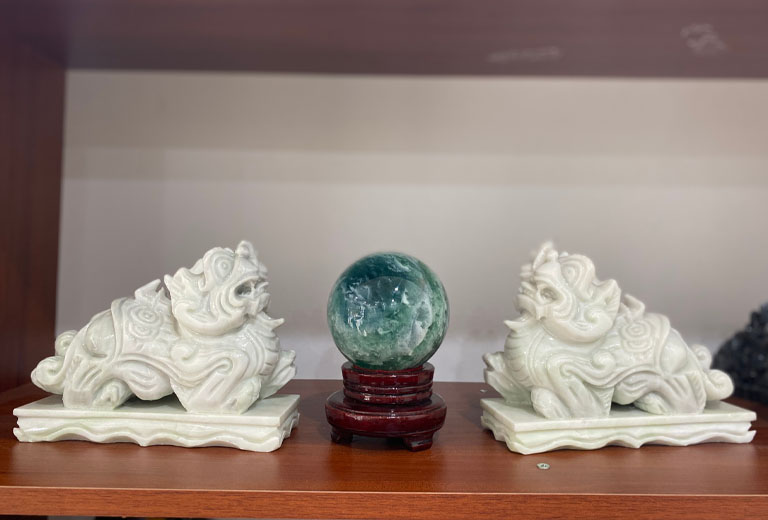Tỳ hưu linh vật được biết đến với ý nghĩa tượng trưng tài lộc, với hình tượng miệng rộng chuyên ăn của cải