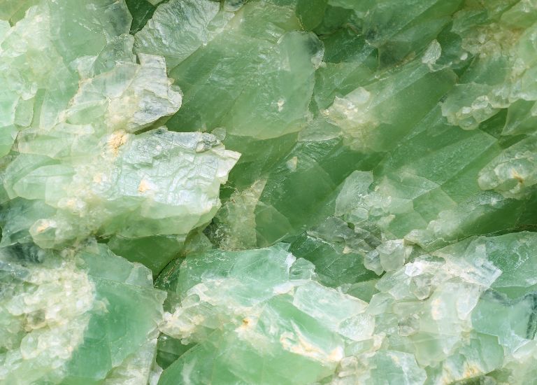 Tuổi Mậu Thìn mệnh Mộc không thể bỏ qua đá phong thủy màu xanh để nhận về nguồn năng lượng tương hợp.