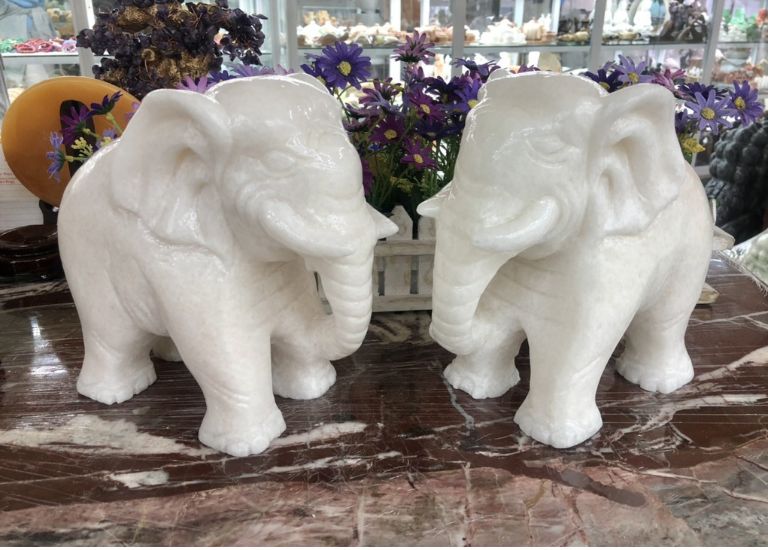 Đặc biệt, tượng voi còn có khả năng hóa giải mọi mâu thuẫn và sự bất hòa trong gia đình.