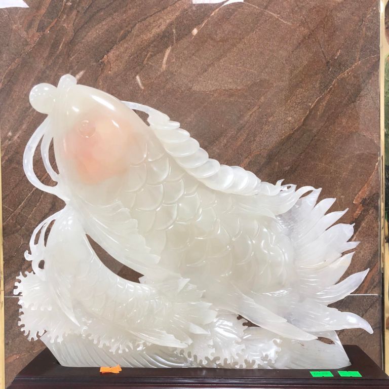 Mẫu tượng phù hợp đặt trong không gian phòng khách, mang lại nhiều điều may mắn, thịnh vượng cho người dùng