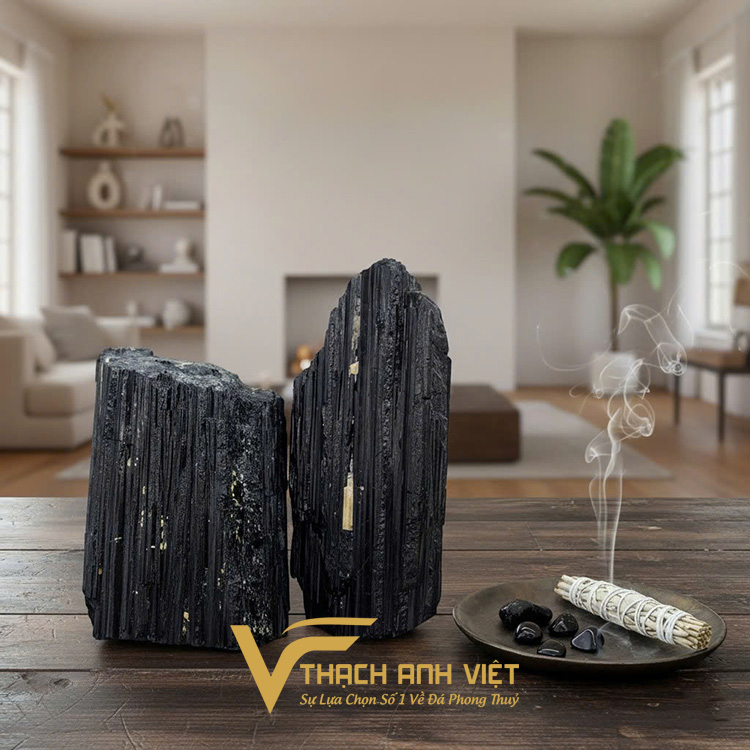 Đá Tourmaline đen có khả năng chuyển hóa năng lượng xấu mạnh mẽ nhất trong thế giới khoáng vật học